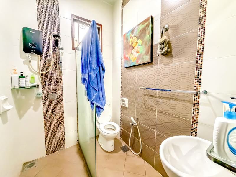 Rumah Kluster untuk Dijual di D'Kayangan (Shah Alam) - Salawati Busro - Bathroom - PropertyGuru.com.my