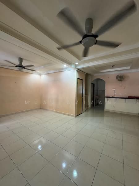Rumah Teres 2-Tingkat untuk Dijual di Taman Permatang Sintok (Penaga) - Muaz Azizan - Living Room - PropertyGuru.com.my