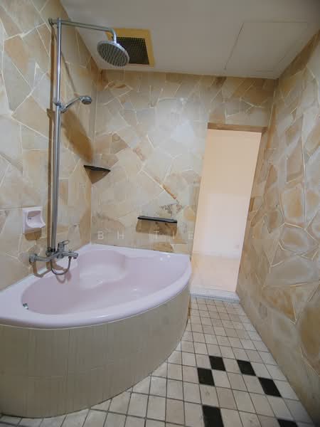 2.5-storey Terraced House for Rent in Ampang Jaya (Ampang) - BH Tieh - Bathroom - PropertyGuru.com.my