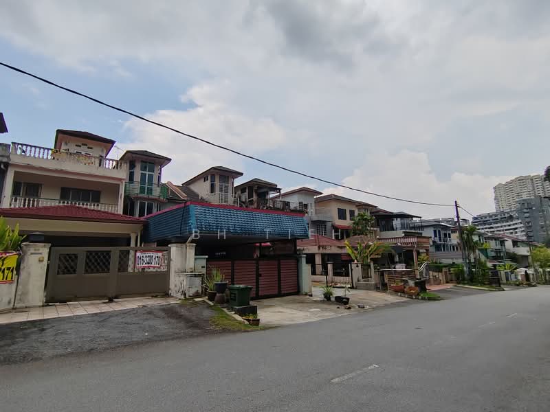 2.5-storey Terraced House for Rent in Ampang Jaya (Ampang) - BH Tieh - Exterior - PropertyGuru.com.my