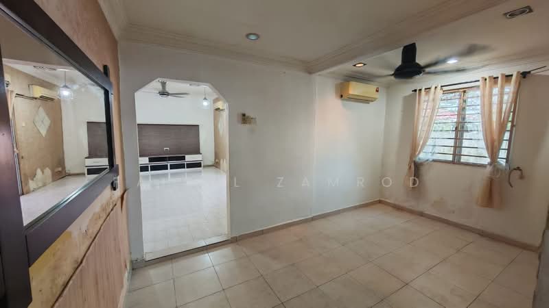 Rumah Teres 2 Tingkat untuk Dijual di Tanjong Duabelas (Selangor) - Faizul Zamrod - Living Room - PropertyGuru.com.my
