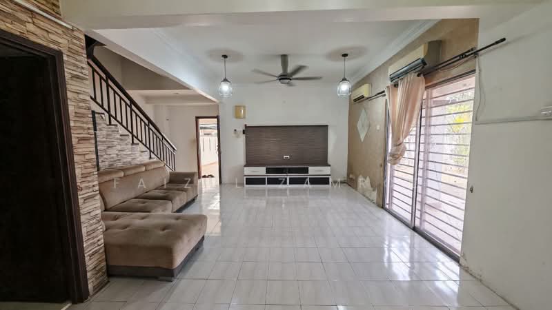 Rumah Teres 2 Tingkat untuk Dijual di Tanjong Duabelas (Selangor) - Faizul Zamrod - Living Room - PropertyGuru.com.my