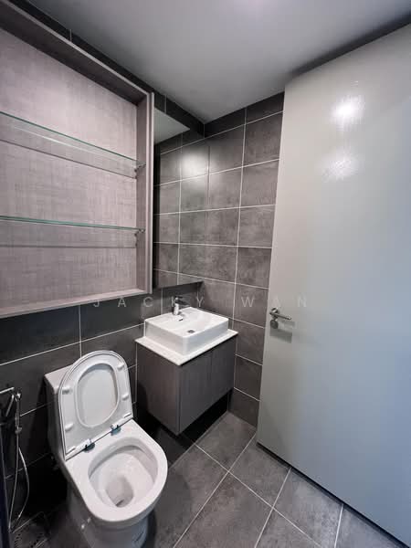 Service Residence for Rent at Millerz Square Serviced Residence - Jacky Wan - Bathroom - PropertyGuru.com.my