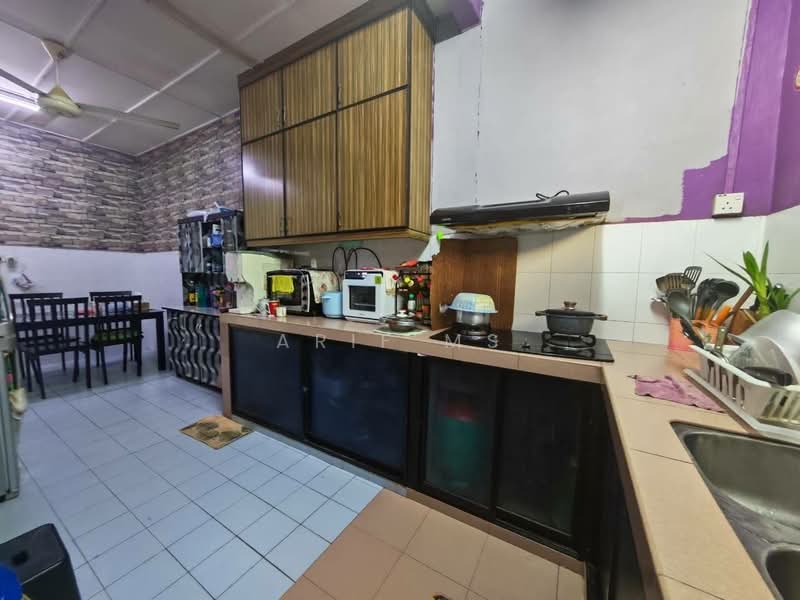 Rumah Teres 1-Tingkat untuk Dijual di Taman Putri Kulai (Kulai) - Arif MS - Kitchen - PropertyGuru.com.my