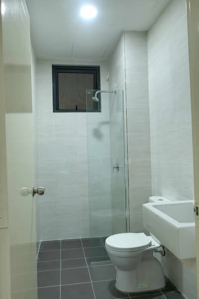 Kondominium untuk Disewa di Brezza Hill - JJ Lim - Bathroom - PropertyGuru.com.my