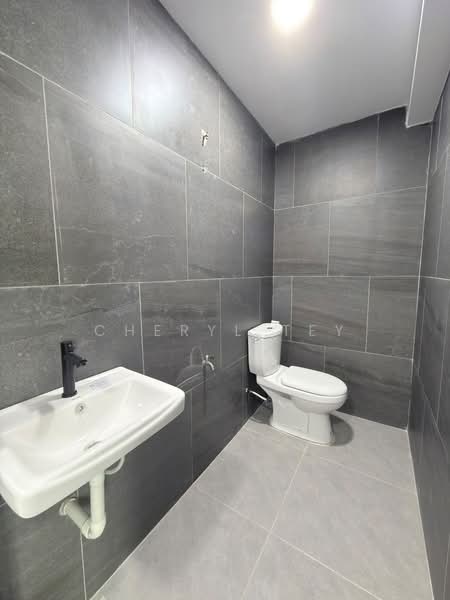 2-storey Terraced House for Sale in Taman Bukit Tiram (Ulu Tiram) - Cheryl Tey - Bathroom - PropertyGuru.com.my