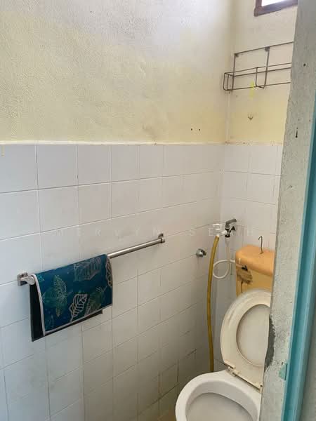 Rumah Teres 1 Tingkat untuk Dijual di Taman Widuri (Sungai Jawi) - Mervyn Seah - Bathroom - PropertyGuru.com.my