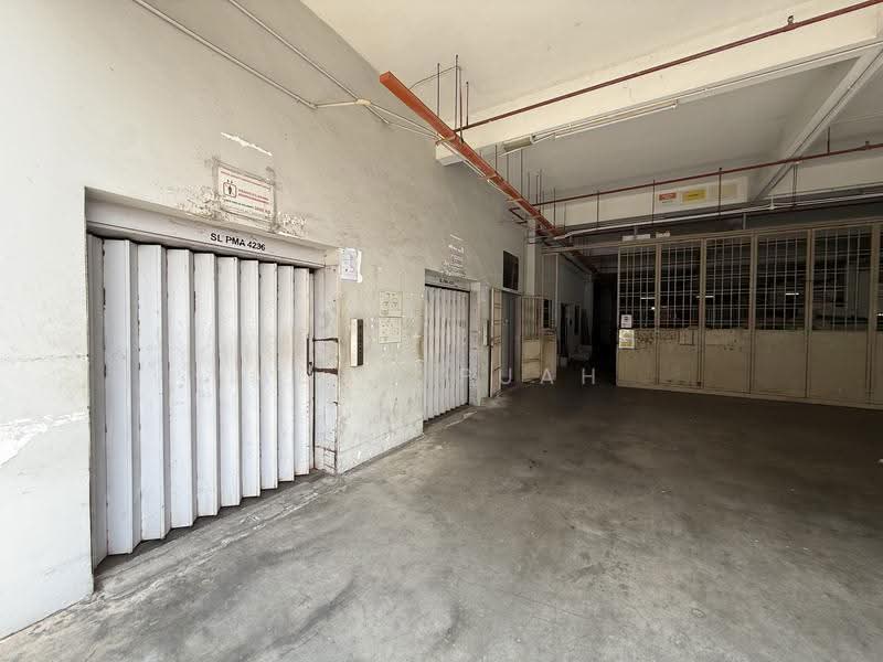 Detached Factory for Rent in Balakong (Selangor) - Adam Puah - Corridor - PropertyGuru.com.my