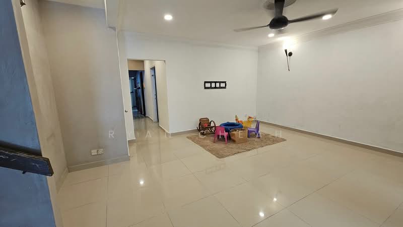 Rumah Teres 2 Tingkat untuk Dijual di Bandar Sri Damansara (Selangor) - Ryan Cheah - Living Room - PropertyGuru.com.my