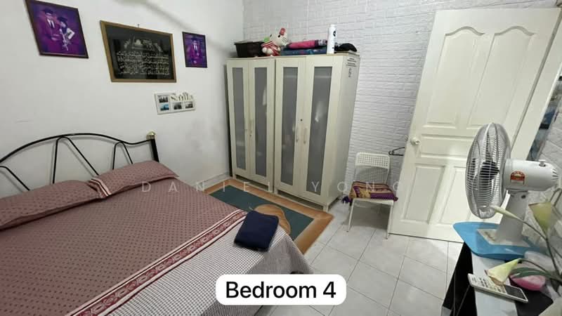 1-storey Terraced House for Sale in Taman Daya (Johor Bahru) - Daniel Yong - Bedroom - PropertyGuru.com.my