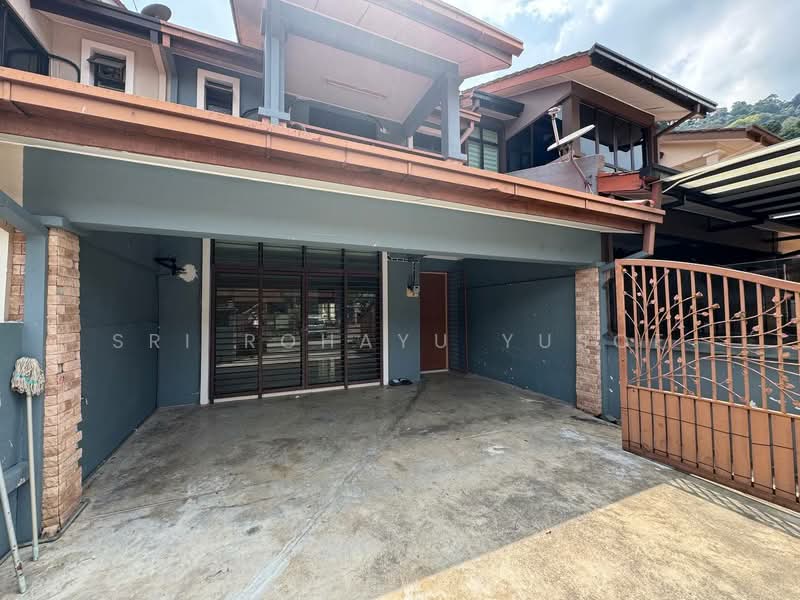 2.5-storey Terraced House for Rent in Taman Saujana Ampang (Ampang) - Sri Rohayu Yusof - PropertyGuru.com.my