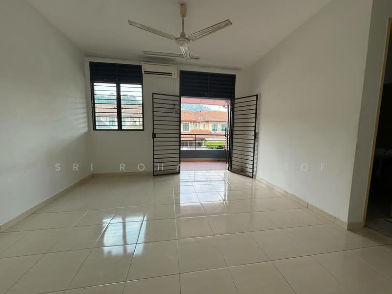 2.5-storey Terraced House for Rent in Taman Saujana Ampang (Ampang) - Sri Rohayu Yusof - PropertyGuru.com.my