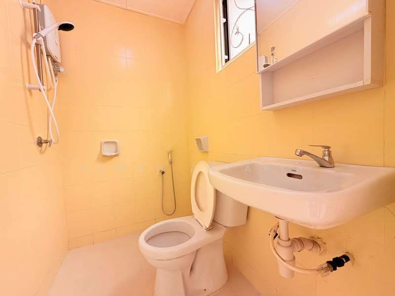 Rumah Teres 2-Tingkat untuk Dijual di Taman TTDI Jaya (Shah Alam) - AZMAN ZAKARIA - Bathroom - PropertyGuru.com.my