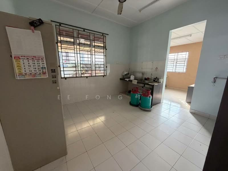 Rumah Teres 1-Tingkat untuk Dijual di Taman Pelangi Indah (Ulu Tiram) - Ee Fong Toh - Kitchen - PropertyGuru.com.my