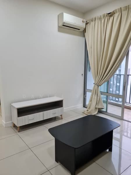 Kediaman Servis untuk Dijual di Greenfield Regency - Daniel Yong - Living Room - PropertyGuru.com.my