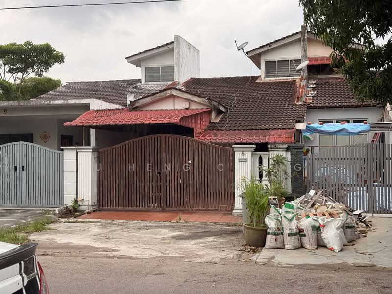 Rumah Teres 1-Tingkat untuk Dijual di Taman Desa Jaya (Johor Bahru) - Fu Heng Chong - Exterior - PropertyGuru.com.my