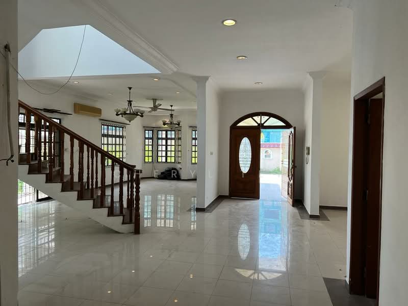 Bungalow House untuk Dijual di Taman Majidee (Johor Bahru) - Cheryl Tey - Entrance - PropertyGuru.com.my
