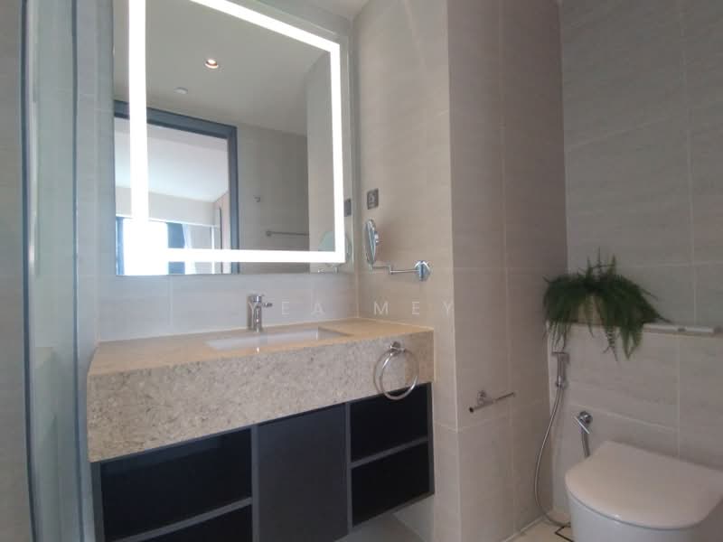 Kediaman Servis untuk Dijual di Star Residences Three - Yea Mey - Bathroom - PropertyGuru.com.my