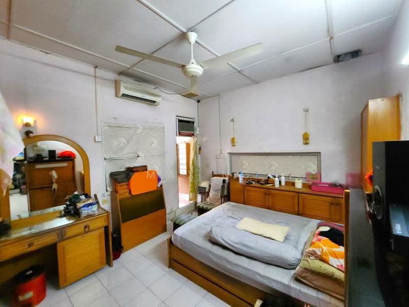 Rumah Teres 1 Tingkat untuk Dijual di Jelutong (Penang) - Max Ng - Bedroom - PropertyGuru.com.my