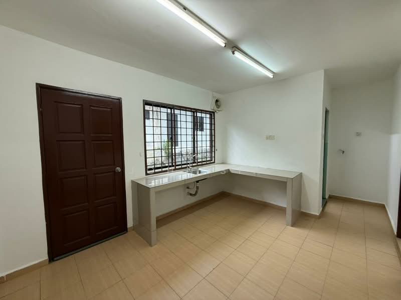 Rumah Teres 2-Tingkat untuk Dijual di Saleng (Senai) - John Sia - Kitchen - PropertyGuru.com.my
