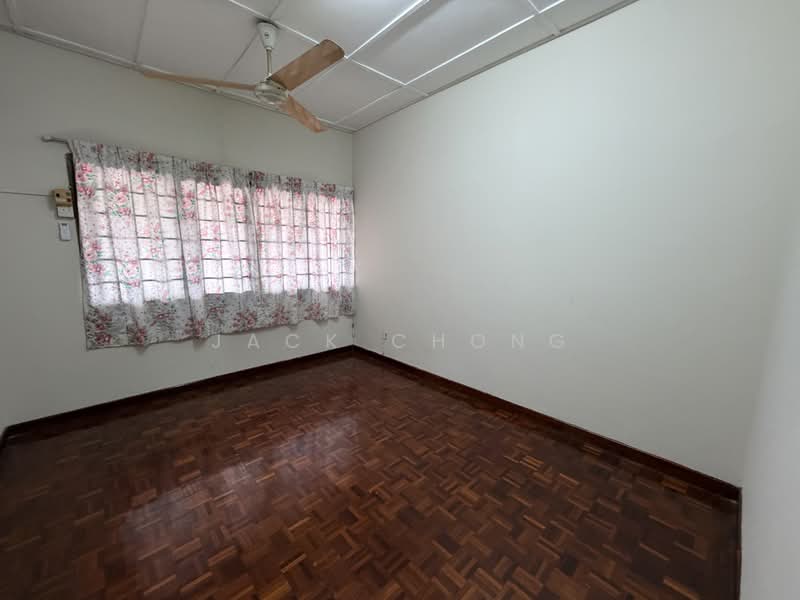Rumah Teres 2 Tingkat untuk Disewa di Taman Gembira (Jalan Klang Lama (Old Klang Road)) - Jack Chong - Bedroom - PropertyGuru.com.my