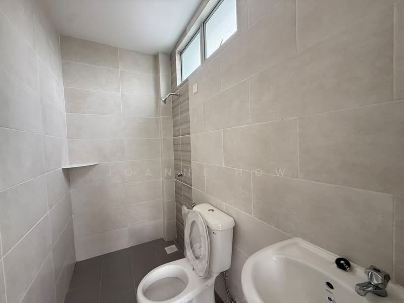 Rumah Teres 2.5 Tingkat untuk Dijual di Taman Merak Mas (Bukit Katil) - Joanne How - Bathroom - PropertyGuru.com.my