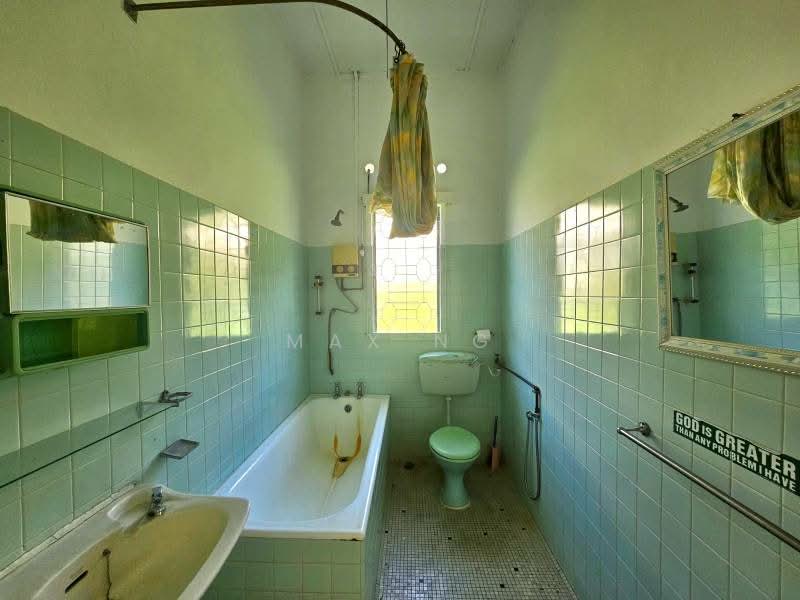Bungalow House for Sale in Tanjung Bungah (Penang) - Max Ng - Bathroom - PropertyGuru.com.my