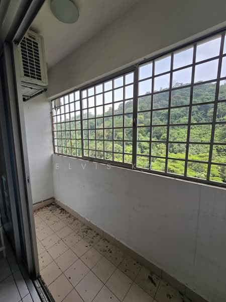 Pangsapuri untuk Dijual di Flora Damansara Flat - Elvis Kok - Balcony - PropertyGuru.com.my