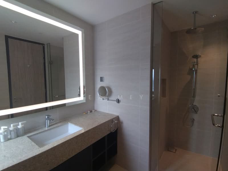Kediaman Servis untuk Dijual di Star Residences Three - Yea Mey - Bathroom - PropertyGuru.com.my