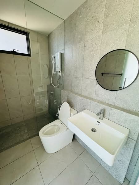 Servis Apartment untuk Disewa di Emerald 9 - Jenson Teh - Bathroom - PropertyGuru.com.my
