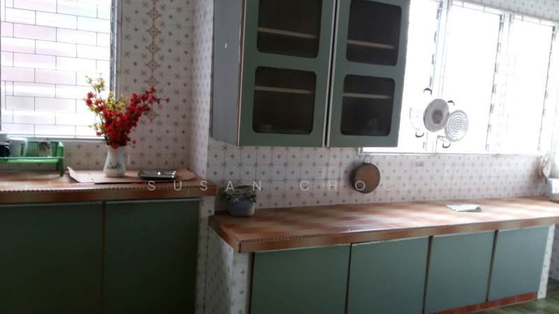 Semi-Detached House for Sale in Island Glades (Jelutong) - Susan Choo - Kitchen - PropertyGuru.com.my