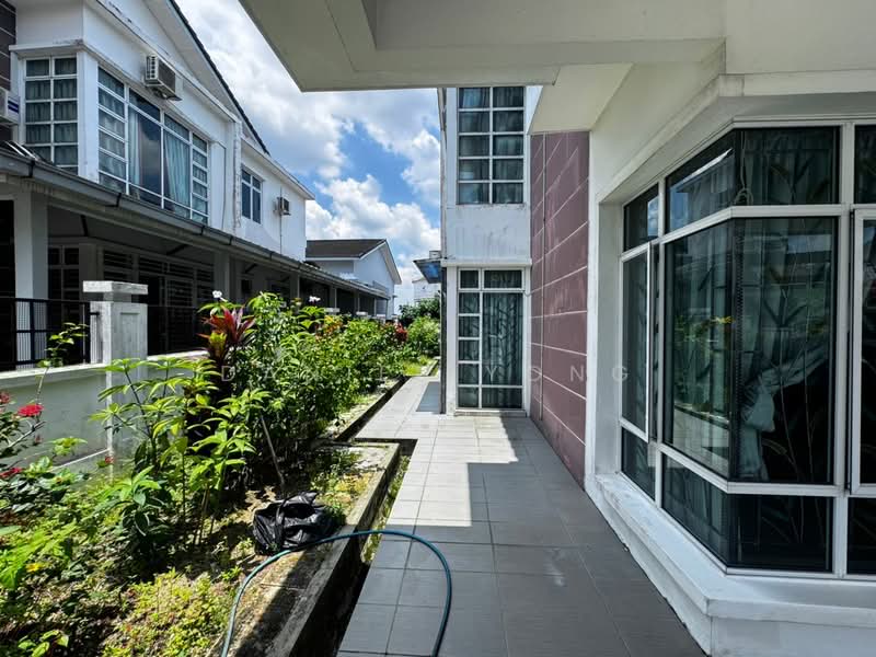 Rumah Berkembar untuk Dijual di Taman Universiti (Skudai) - Daniel Yong - Exterior - PropertyGuru.com.my