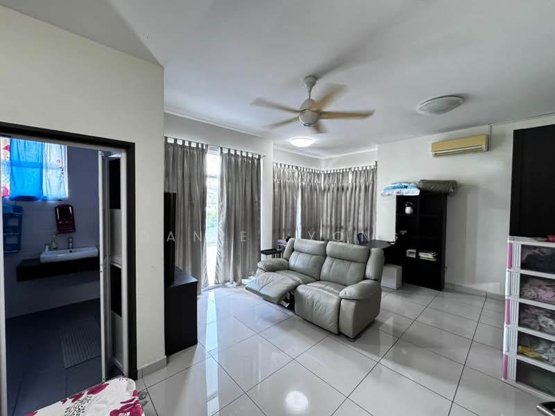 Rumah Berkembar untuk Dijual di Taman Universiti (Skudai) - Daniel Yong - Living Room - PropertyGuru.com.my