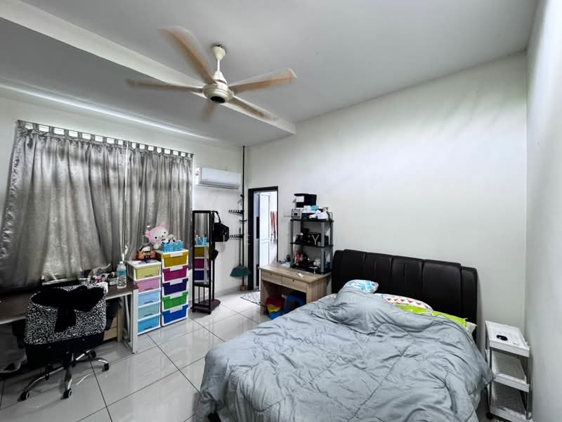Rumah Berkembar untuk Dijual di Taman Universiti (Skudai) - Daniel Yong - Bedroom - PropertyGuru.com.my