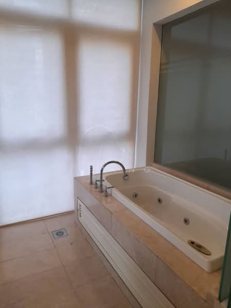 Kondominium untuk Dijual di Suria Stonor - BEN NG - Bathroom - PropertyGuru.com.my