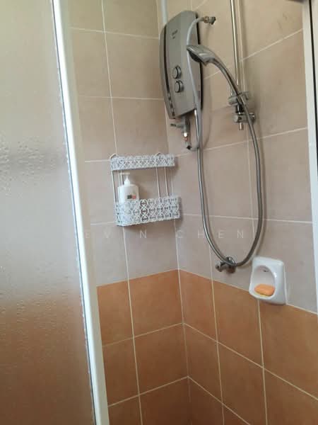 Rumah Berkembar untuk Disewa di Taman Vista Mutiara (Bandar Sungai Long) - Kevin Chen - Bathroom - PropertyGuru.com.my