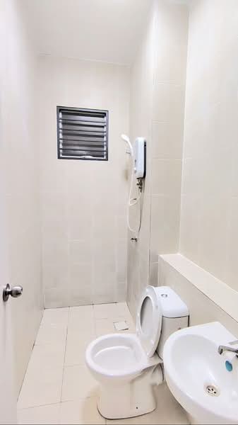 Kondominium untuk Disewa di Residensi Adelia 3 - Sue Ahmad - Bathroom - PropertyGuru.com.my