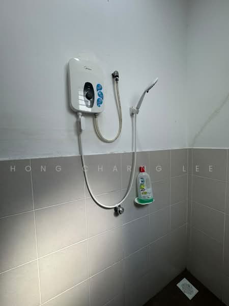 Rumah Teres 2-Tingkat untuk Disewa di Senai (Johor) - Hong Charng Lee - Bathroom - PropertyGuru.com.my