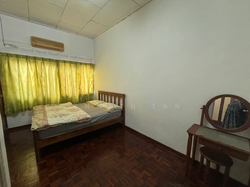 Rumah Teres 2 Tingkat untuk Disewa di Taman Pelangi (Johor Bahru) - Kenneth Tan - Bedroom - PropertyGuru.com.my