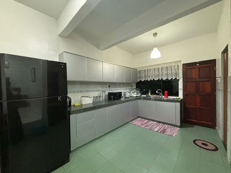 Rumah Teres 2 Tingkat untuk Disewa di Taman Pelangi (Johor Bahru) - Kenneth Tan - Kitchen - PropertyGuru.com.my