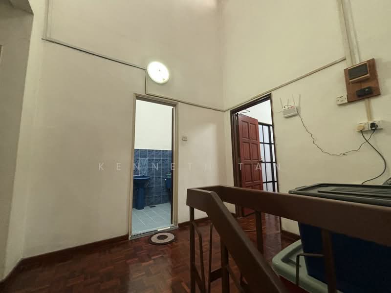 Rumah Teres 2 Tingkat untuk Disewa di Taman Pelangi (Johor Bahru) - Kenneth Tan - Bathroom - PropertyGuru.com.my