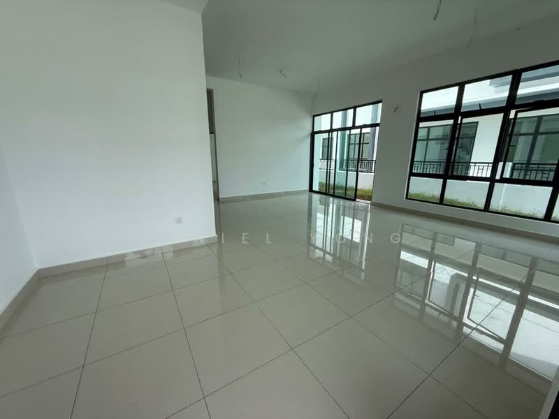 Cluster House for Sale in Mutiara Rini (Skudai) - Daniel Yong - Living Room - PropertyGuru.com.my