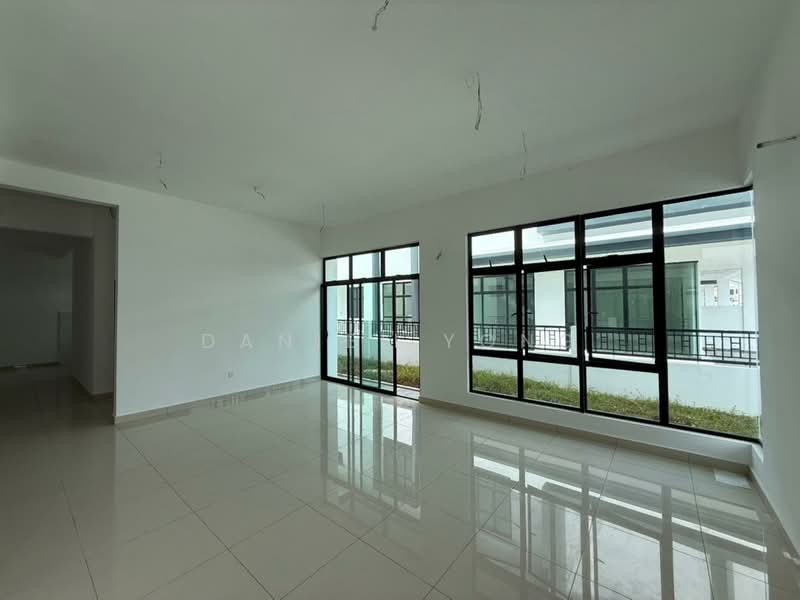 Cluster House for Sale in Mutiara Rini (Skudai) - Daniel Yong - Living Room - PropertyGuru.com.my
