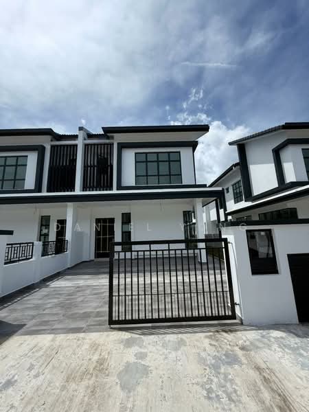 Cluster House for Sale in Mutiara Rini (Skudai) - Daniel Yong - Exterior - PropertyGuru.com.my