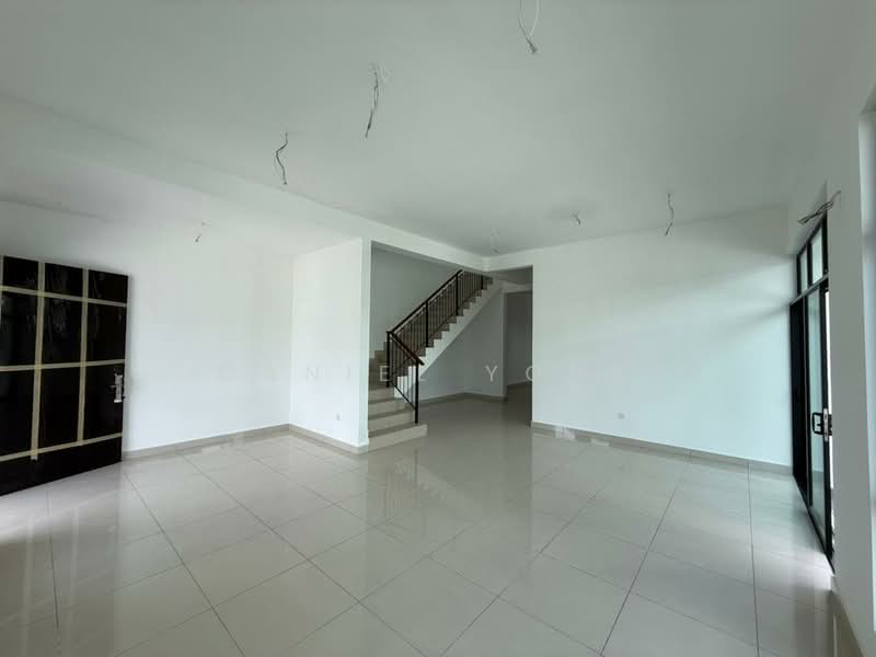 Cluster House for Sale in Mutiara Rini (Skudai) - Daniel Yong - Living Room - PropertyGuru.com.my