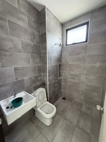 Cluster House for Sale in Mutiara Rini (Skudai) - Daniel Yong - Bathroom - PropertyGuru.com.my