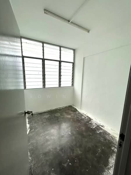 Rumah Flat untuk Disewa di Taman Lip Sin Block 1, 3 & 5 - Edwin Ewe - Bedroom - PropertyGuru.com.my