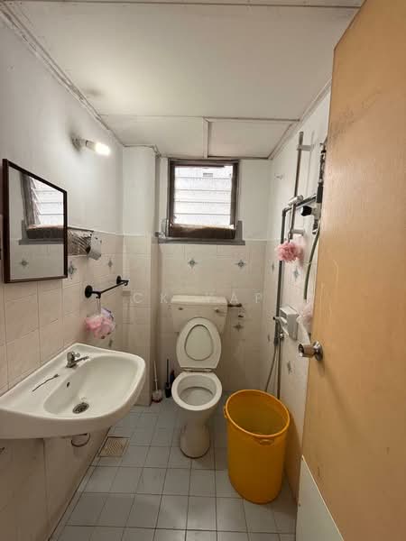 Pangsapuri untuk Disewa di Subang Perdana Goodyear Court 9 - CK Yap - Bathroom - PropertyGuru.com.my