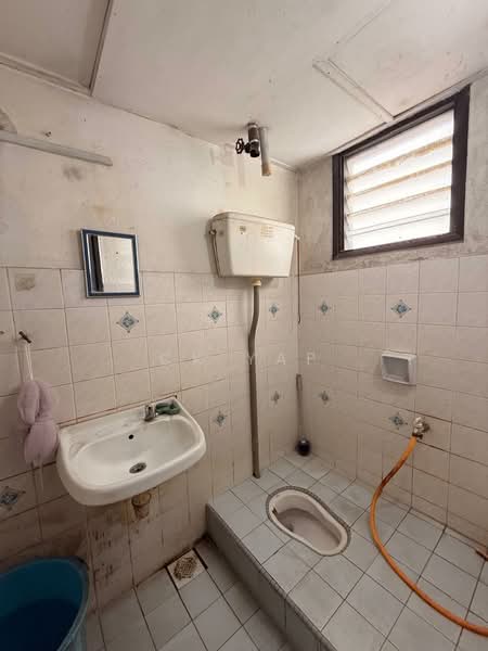 Pangsapuri untuk Disewa di Subang Perdana Goodyear Court 9 - CK Yap - Bathroom - PropertyGuru.com.my