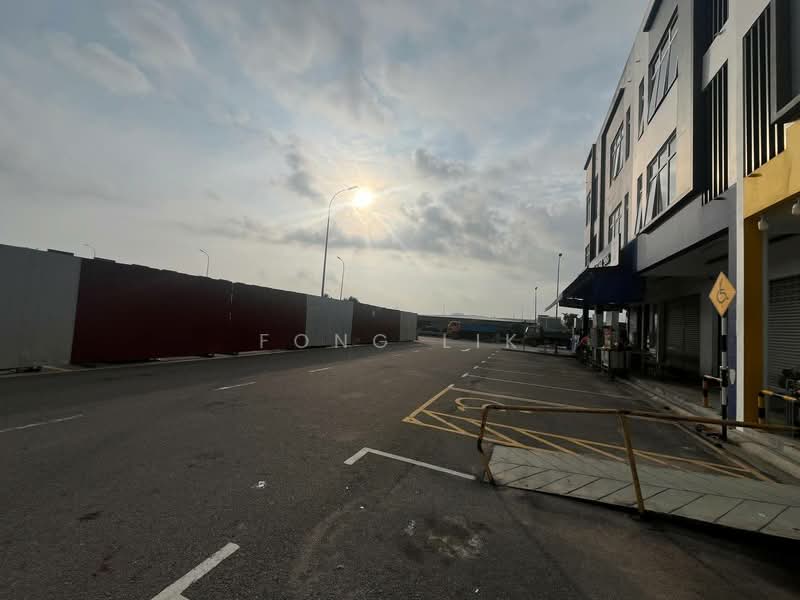 Kedai untuk Disewa di Austin Crest (Johor Bahru) - Fong Lik - Exterior - PropertyGuru.com.my